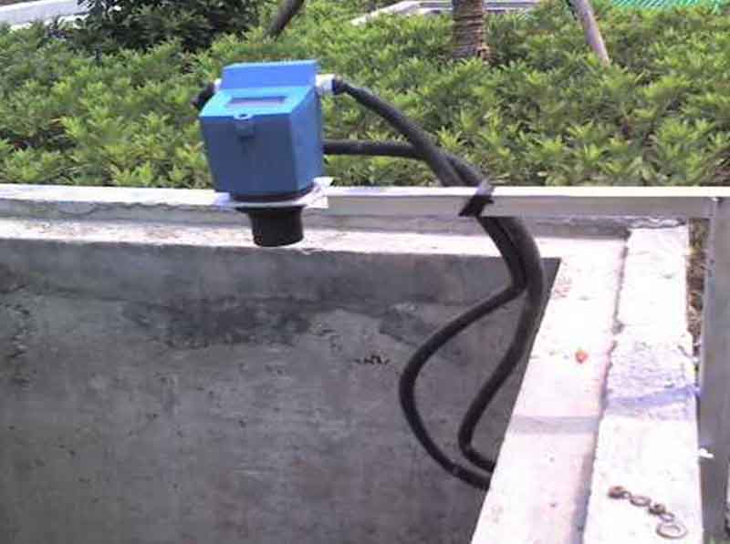 小盲區超聲波液位計現場測量