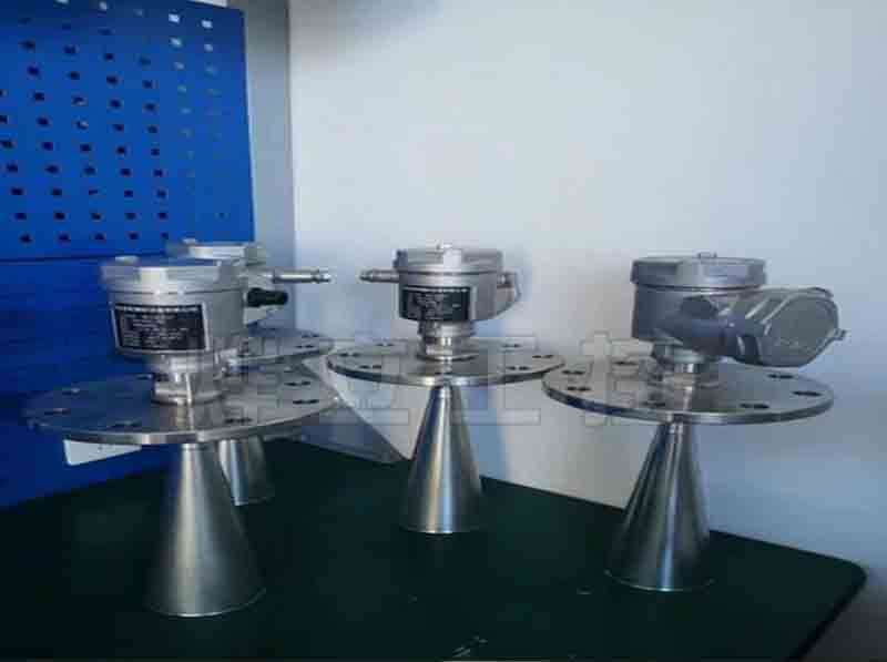 防爆雷達液位計實物圖